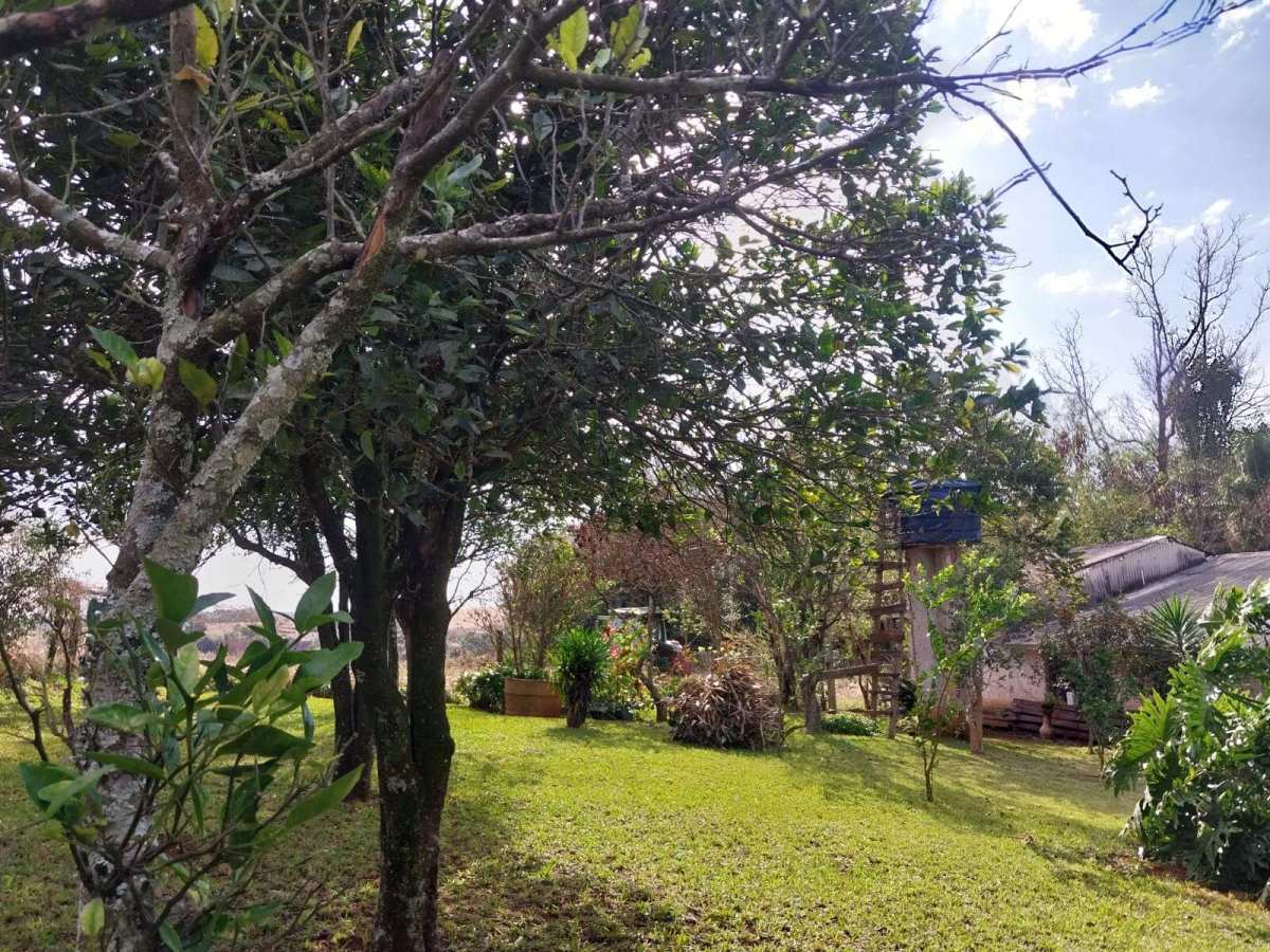 Chácara à venda, com 2 quartos, 2.42 HAm² - Mariussi Imóveis